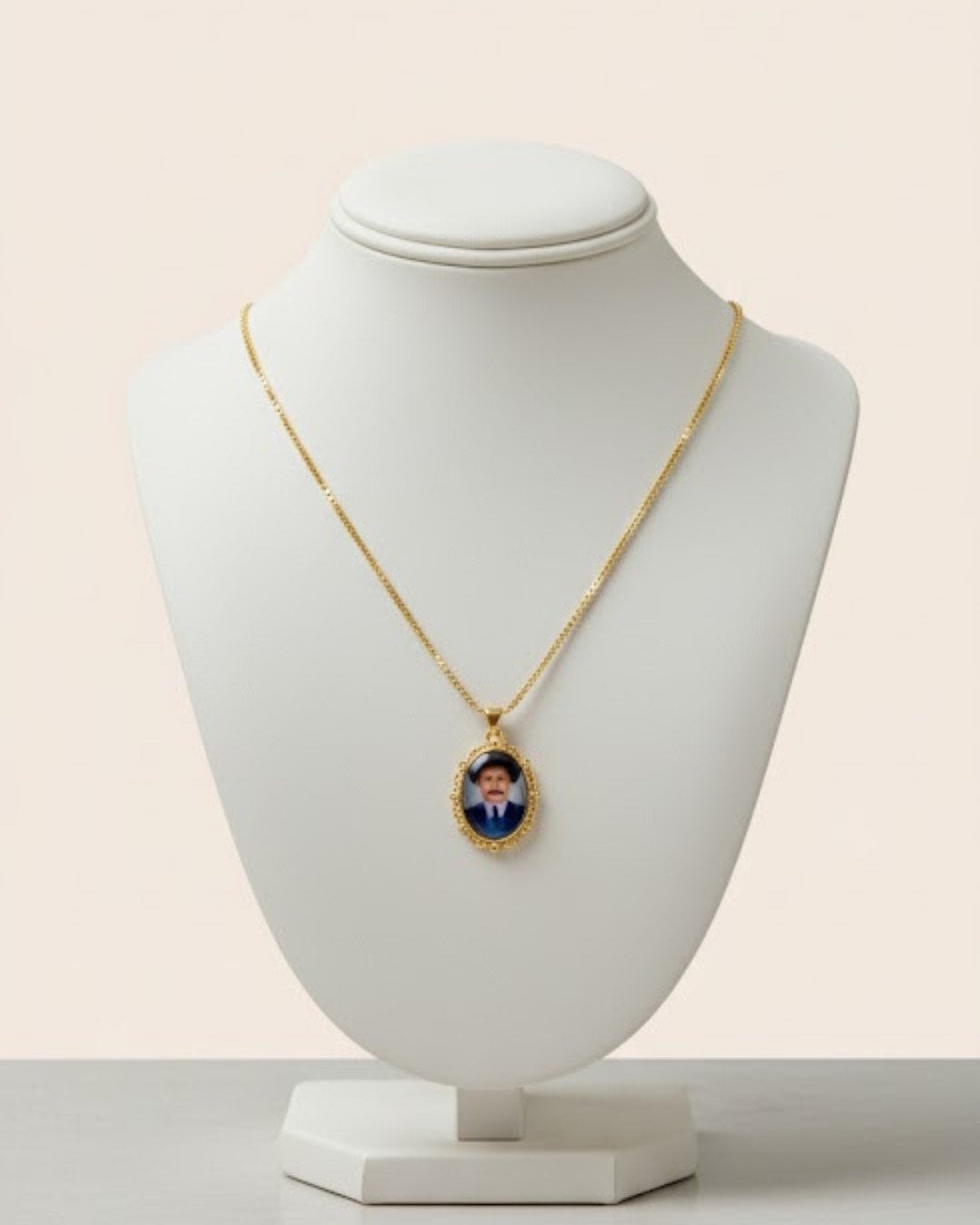 Cadena con medalla San José Gregorio Hernández